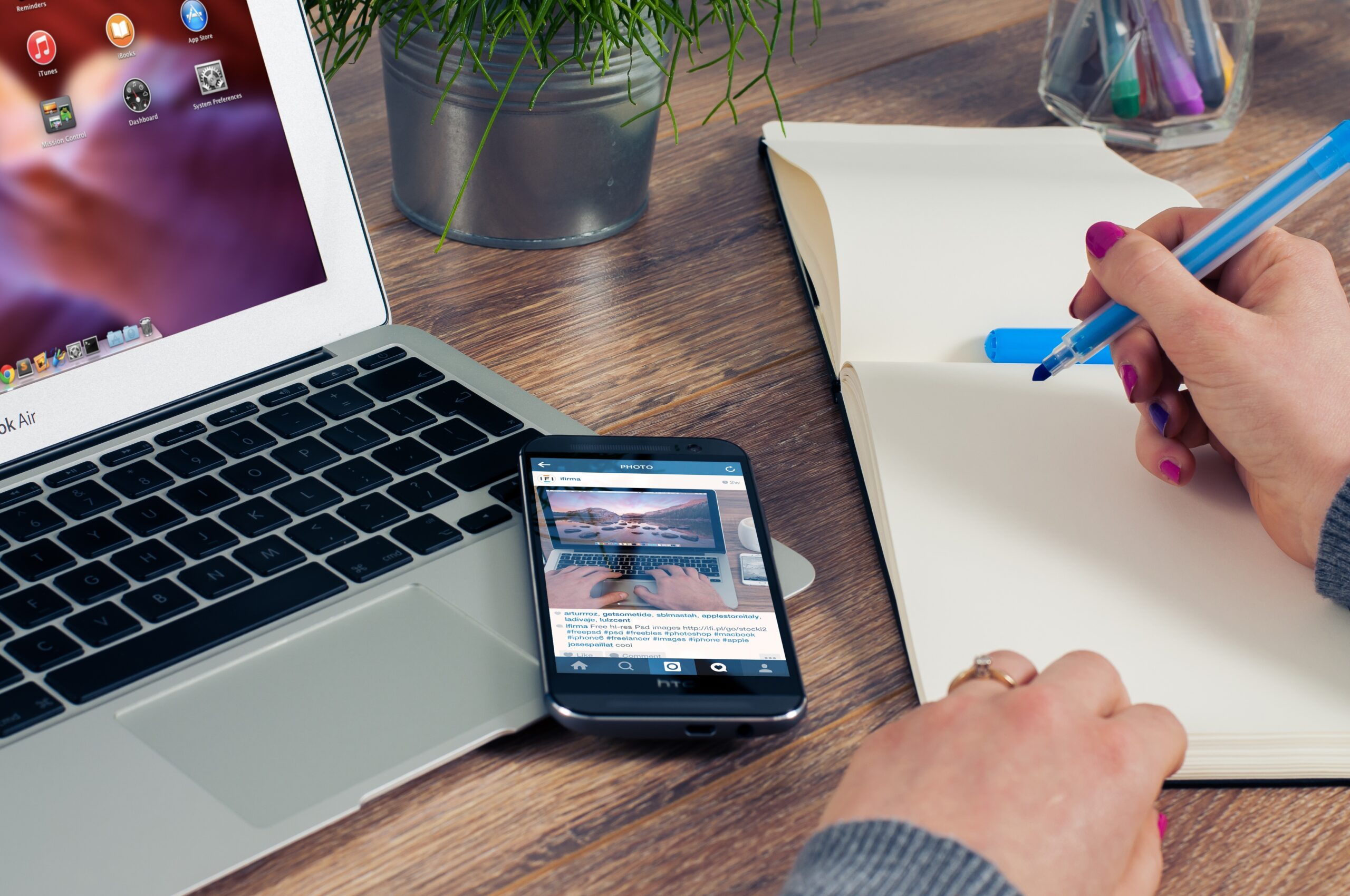 How to manage your social media and still have a life